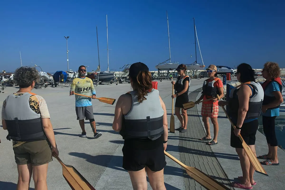 Donne in Rosa in mare con Dragon Boat